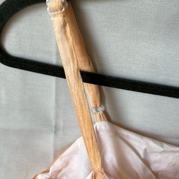 Cato Tank Top - Picture 5 of 9